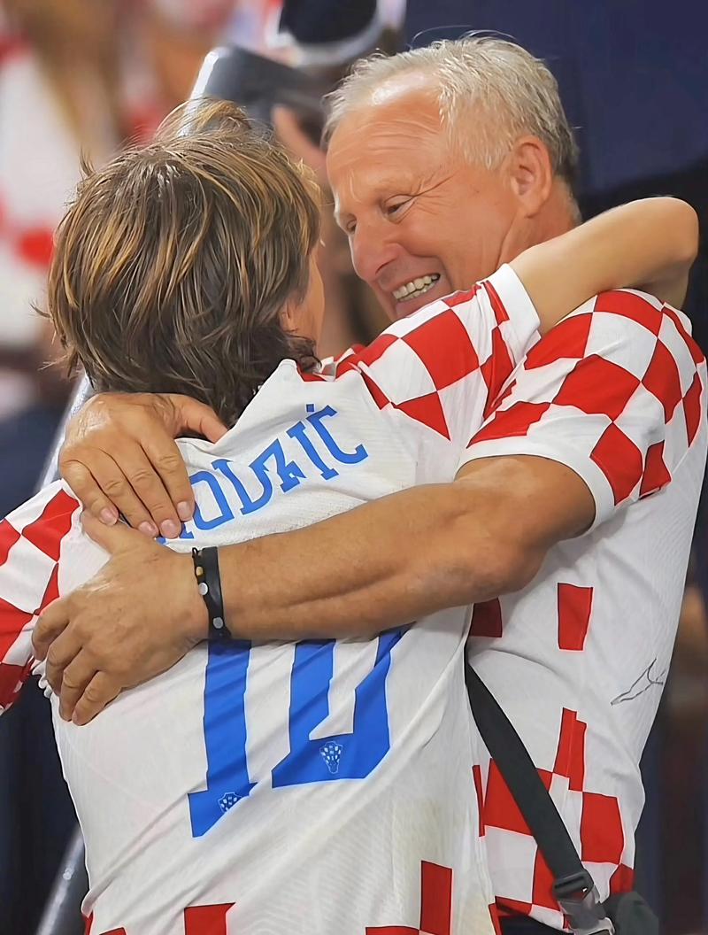 意媒：小斯坦科维奇获比利时联赛十月最佳球员，国米密切关注