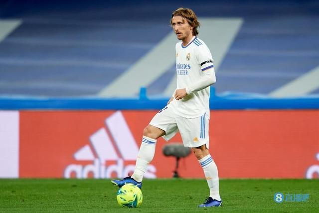 跟队：多特在与狼队谈法比奥-席尔瓦转会，预计本周将加速